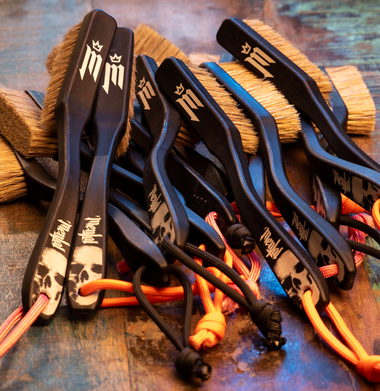 ZE BOWWDERING Brushe